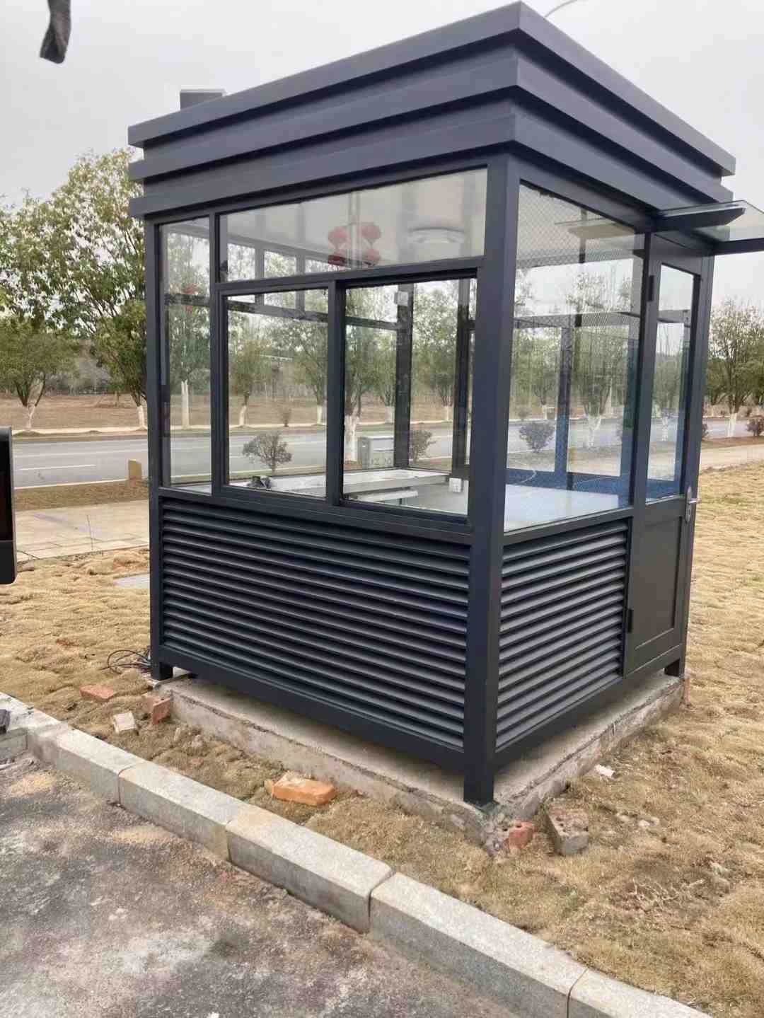 圆角钢结构岗亭